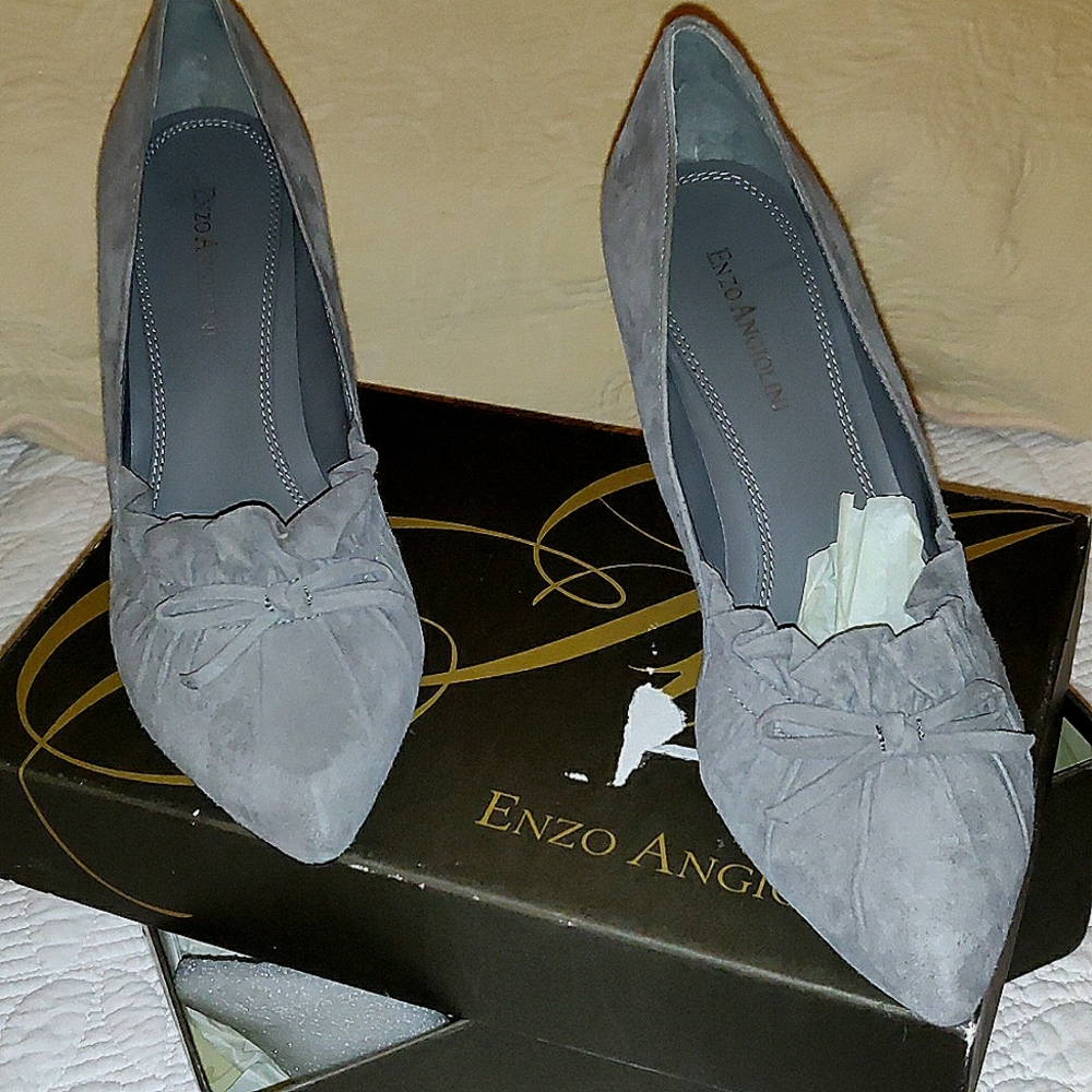 Grey Suede pumps Enzo Angiolini Size 8M